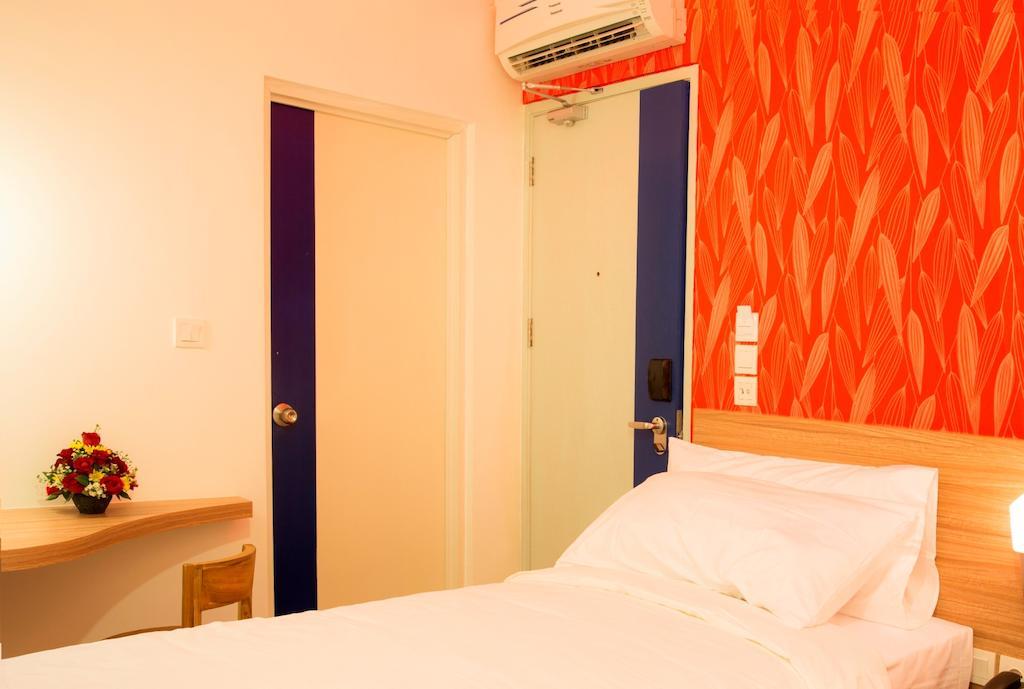 Demira Hotel Surabaja Pokój zdjęcie