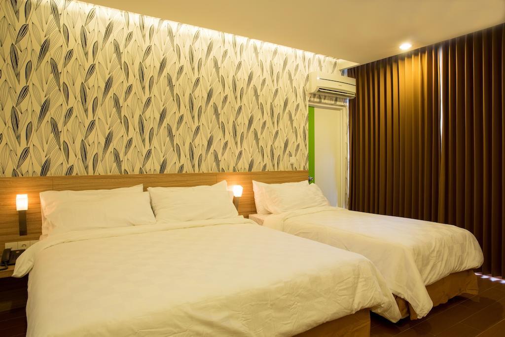 Demira Hotel Surabaja Pokój zdjęcie