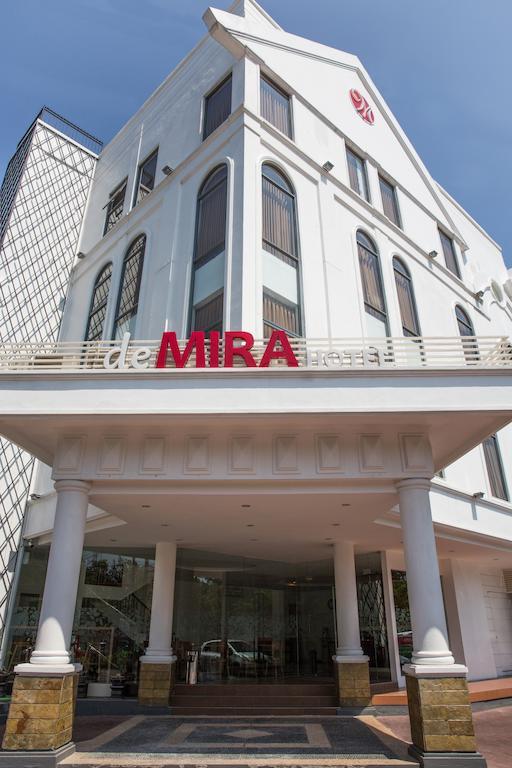 Demira Hotel Surabaja Zewnętrze zdjęcie