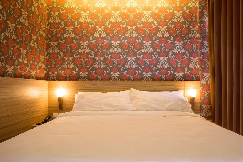 Demira Hotel Surabaja Zewnętrze zdjęcie